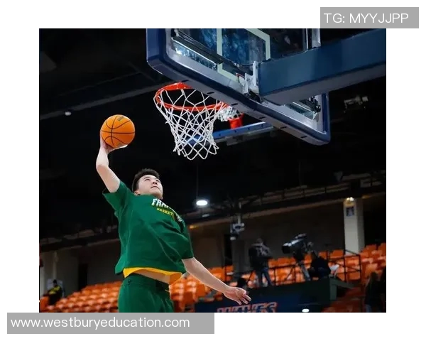 王俊杰旧金山大学训练照曝光 展现新赛季NCAA拼搏精神