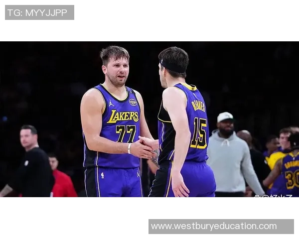 湖人后卫里夫斯揭秘戴维斯东契奇交易内幕与细节回顾