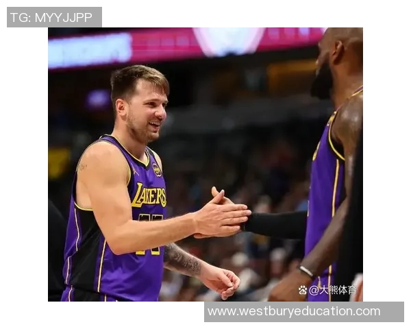 詹姆斯砍下40分8助攻里夫斯贡献32分湖人轻取缺阵东契奇的开拓者 詹姆斯砍下40分8助攻里夫斯贡献32分湖人轻取缺阵东契奇的开拓者