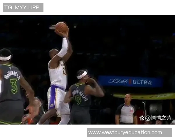 里夫斯精准分球詹姆斯灵活转身轻松上篮得分展现默契配合 里夫斯精准分球詹姆斯灵活转身轻松上篮得分展现默契配合