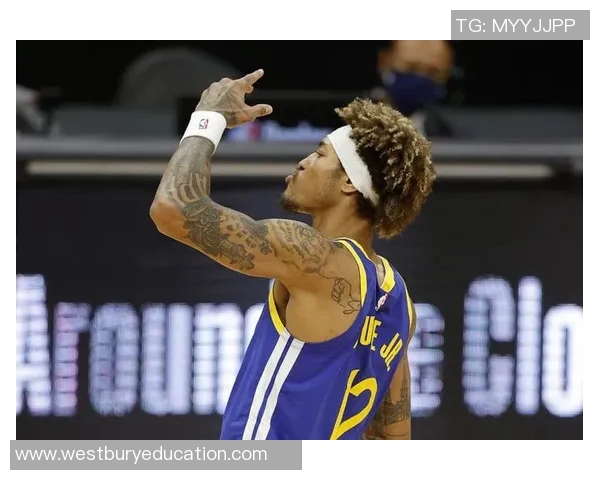 急先锋!乌布雷11中7得到18分3板2助2断2帽 三分4中2 急先锋!乌布雷11中7得到18分3板2助2断2帽 三分4中2