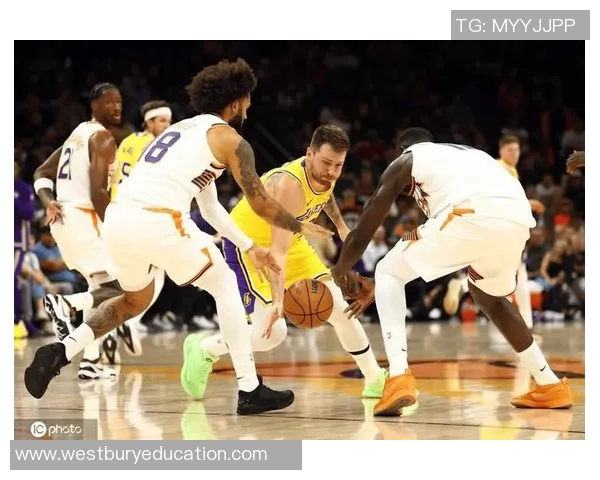 湖人超级残阵复仇开拓者!四连胜稳坐西部第3 史密斯25+6堪称奇兵 湖人超级残阵复仇开拓者!四连胜稳坐西部第3 史密斯25+6堪称奇兵