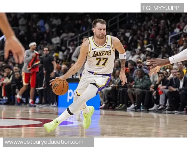 詹姆斯打替补?众人热议其复出后新角色 需意识到东契奇是湖人领袖 詹姆斯打替补?众人热议其复出后新角色 需意识到东契奇是湖人领袖