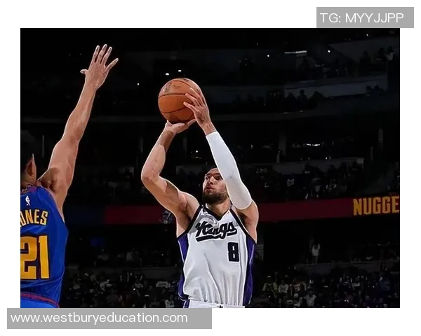 Haynes：雄鹿想引进拉文来辅佐字母哥，但目前无实质性谈判